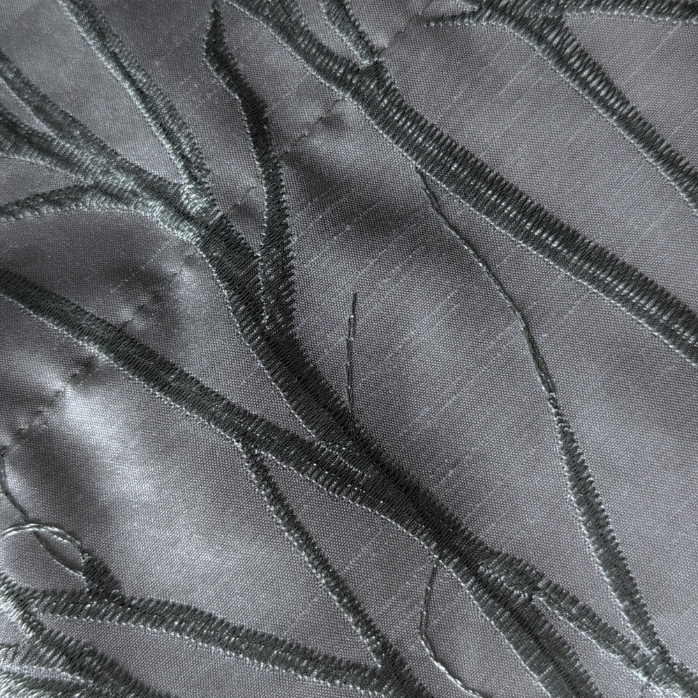 Window Valance (Silver/Gray) - Picture 3 of 3